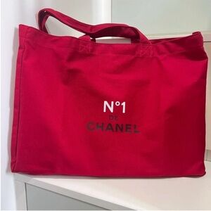 CHANEL Red Canvas N°1 De gift  Tote